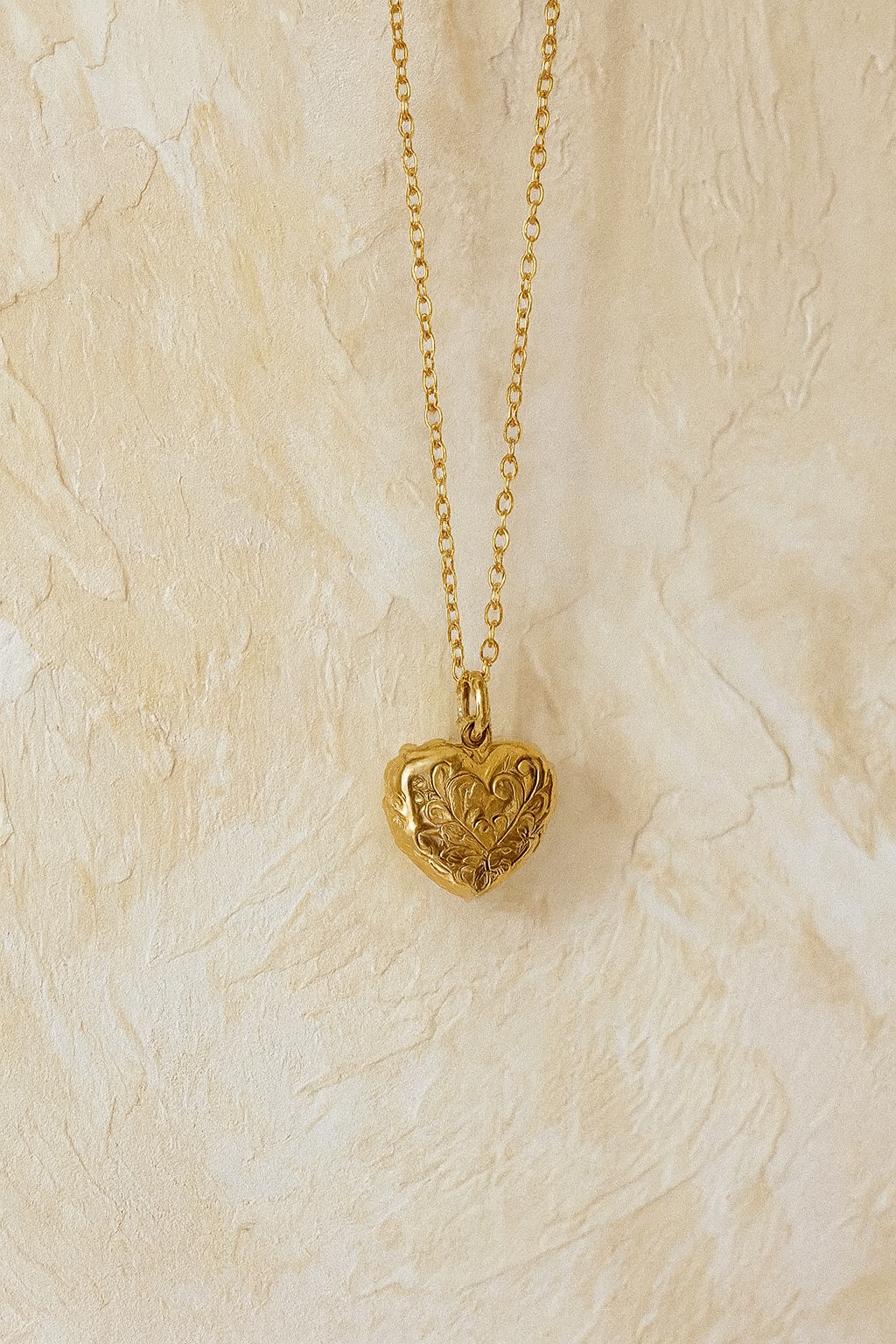 Vintage Gold Non Tarnish Heart Pendant Necklace