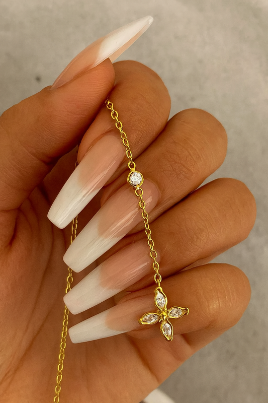 18k Gold Plated Dainty Flower Pendant Necklace
