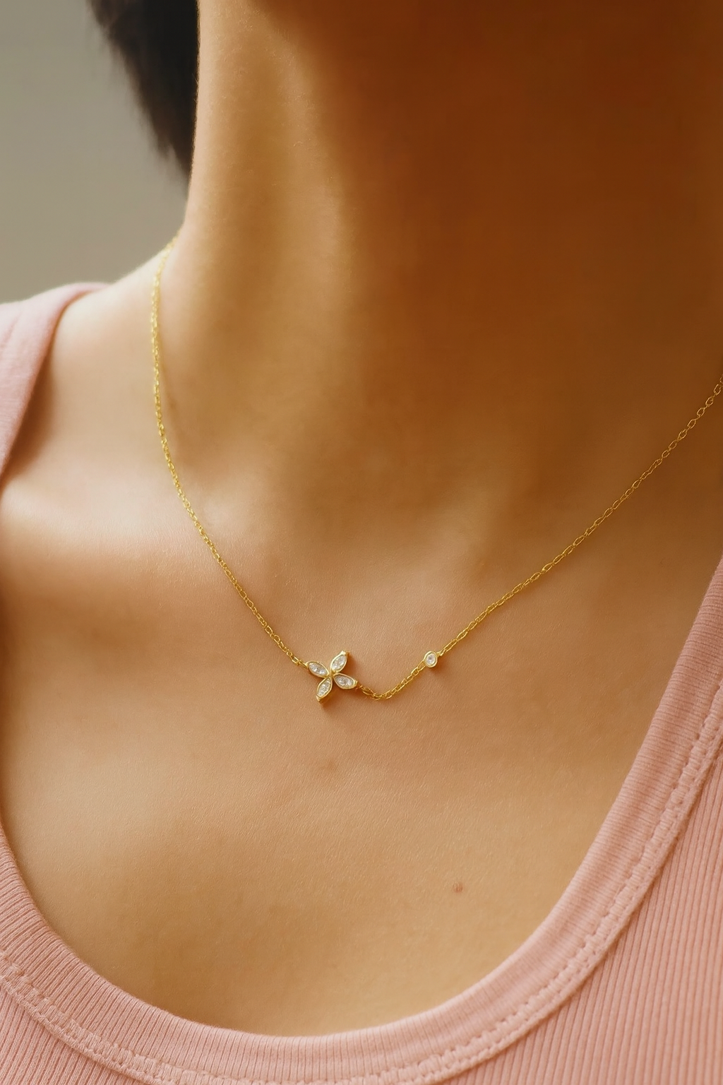 18k Gold Plated Dainty Flower Pendant Necklace